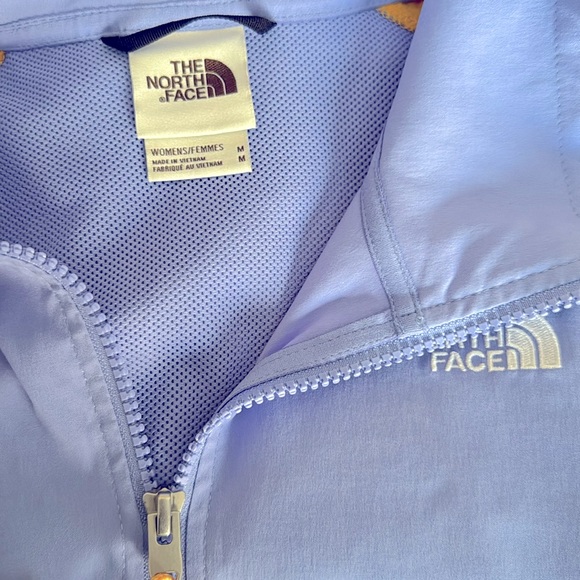The North Face Class V Windbreaker - Picture 9 of 10